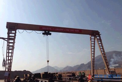 青海和興炭素一期項目原料庫鋼結構制作完畢